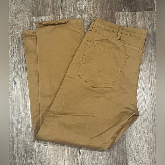 FINAL PRICE Levi’s Golden Denim Jeans - Picture 1 of 6